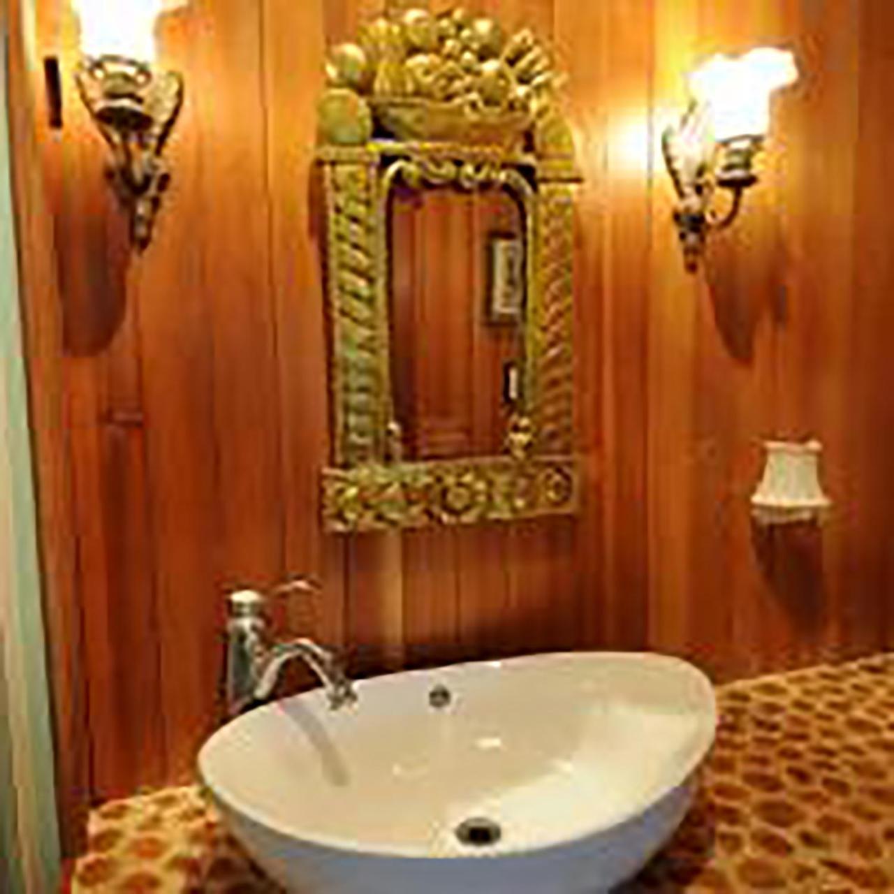 Wedgwood Manor And Glamping Retreat Hotel Crawford Bay Екстериор снимка