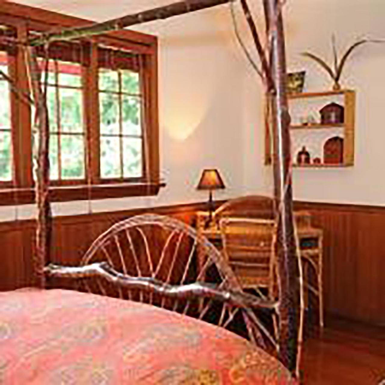 Wedgwood Manor And Glamping Retreat Hotel Crawford Bay Екстериор снимка
