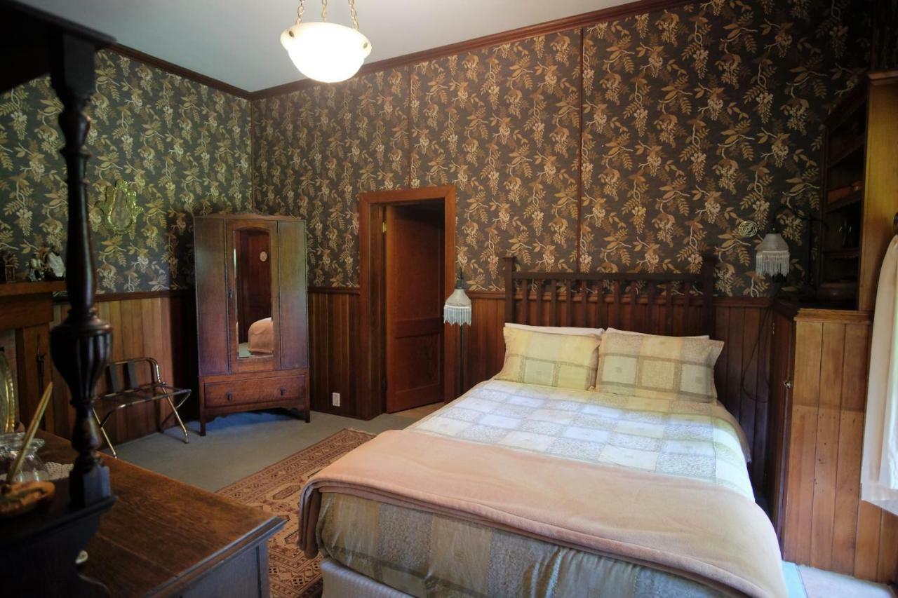 Wedgwood Manor And Glamping Retreat Hotel Crawford Bay Екстериор снимка