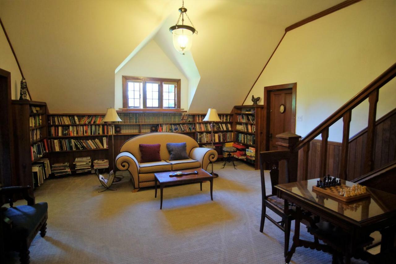 Wedgwood Manor And Glamping Retreat Hotel Crawford Bay Екстериор снимка